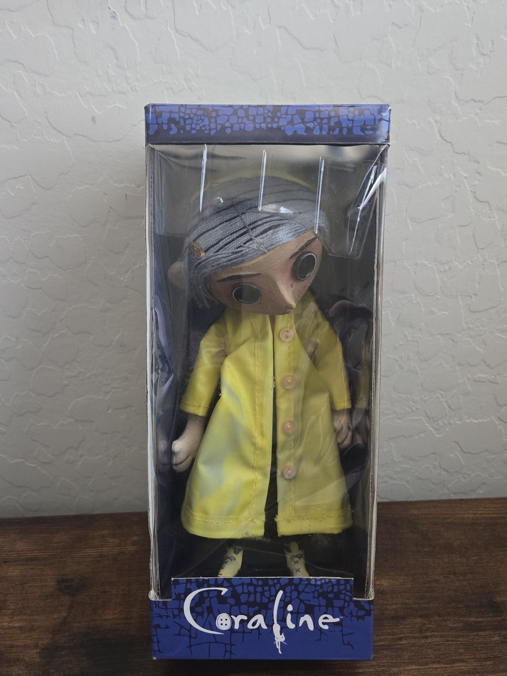 NECA Coraline 10" Doll Prop Replica - New in Damaged Box Plastic Window Creased